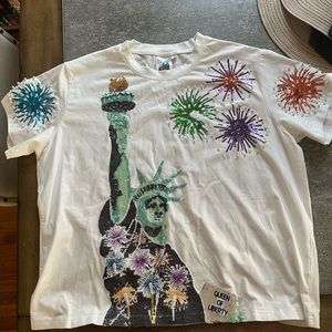 QUEEN OF SPARKLES WHITE FIREWORK LADY LIBERTY T SHIRT